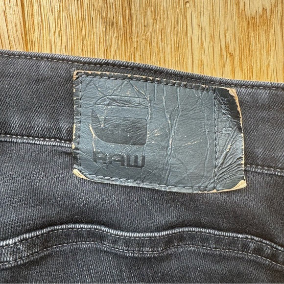 G-STAR RAW REVEND SUPER SLIM WASHED BLACK JEANS - 31 - Picture 13 of 15